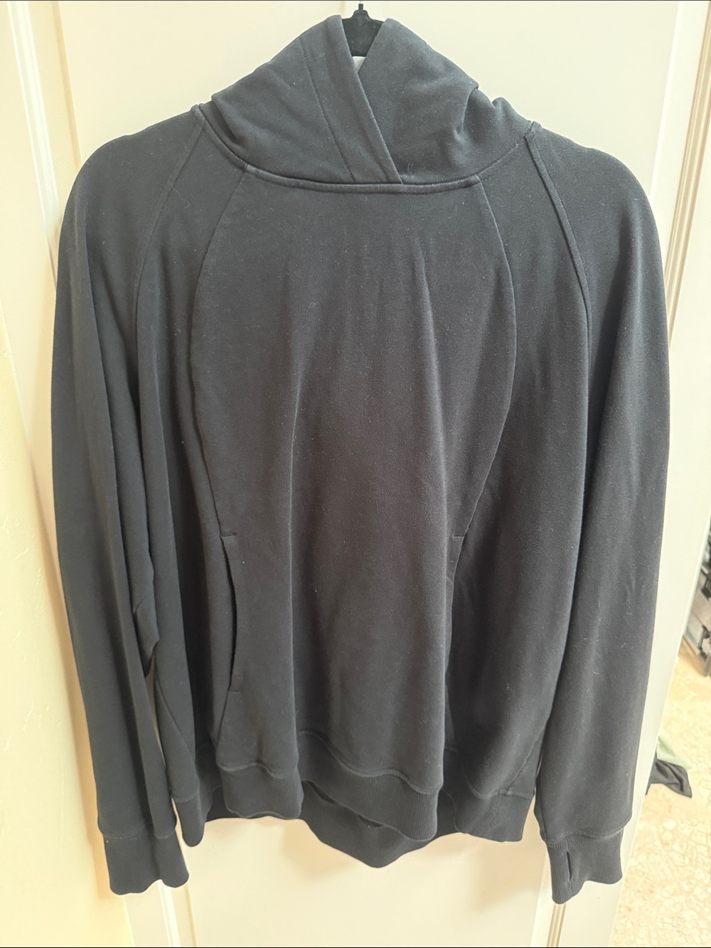lululemon black lightweight hoodie